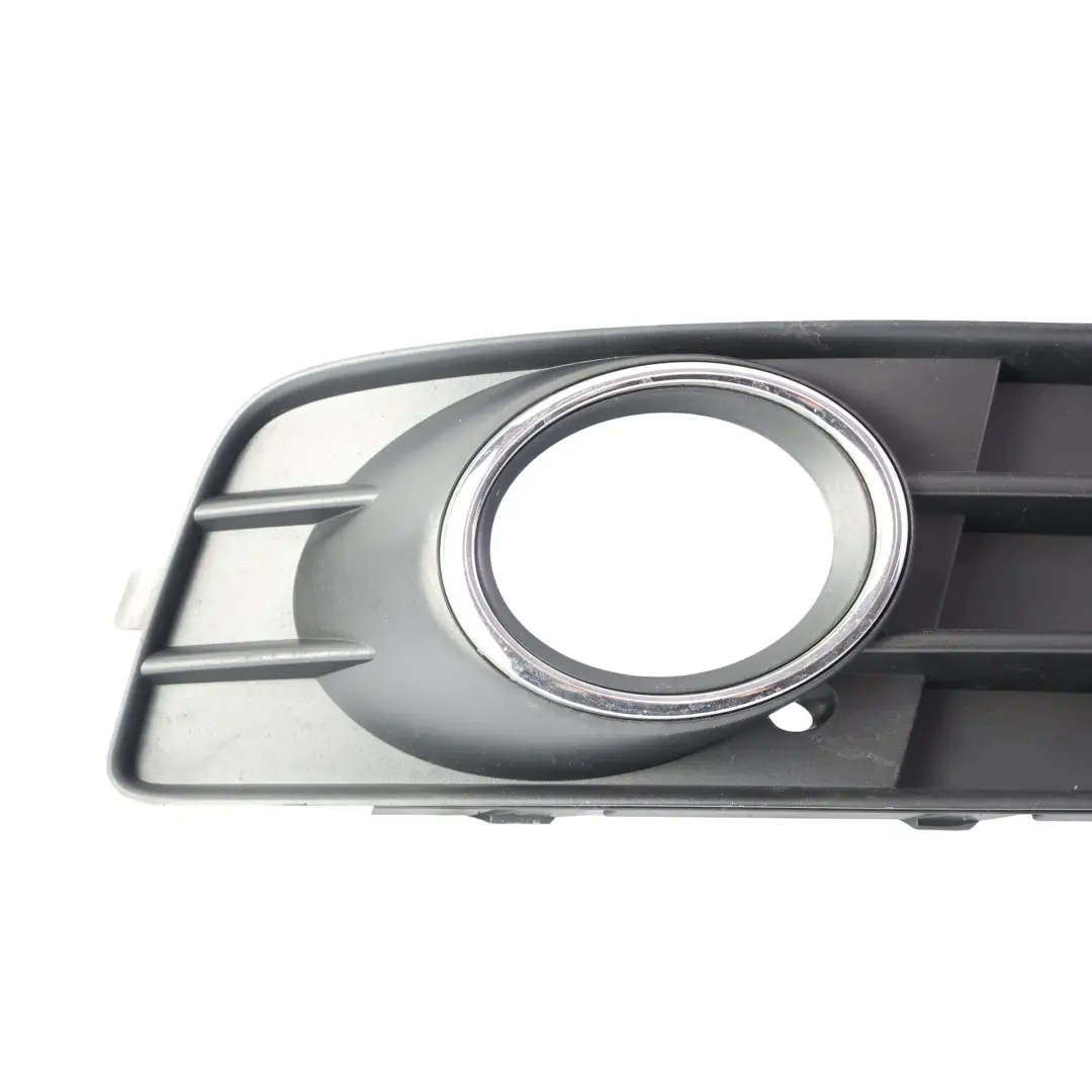 Griglia Paraurti Anteriore S Line Destra per Audi A3 8P con numero di parte 8P0807682F Audi A3 8P Griglia Paraurti Anteriore S Line Destra - SKU 8P0807682F - Numero di parte 8P0807682F
