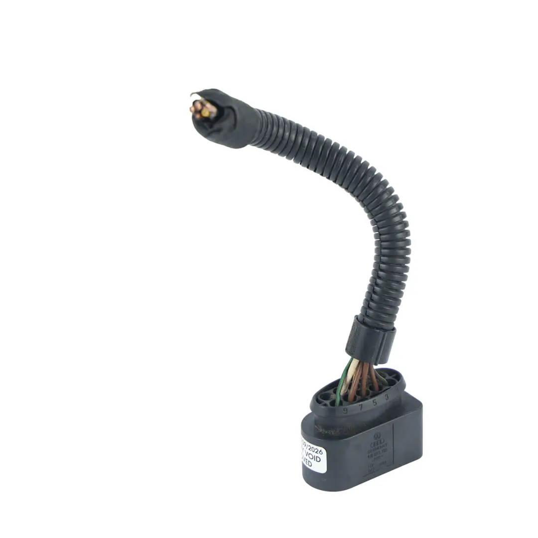Lampa Przednia Prawa Halogen Wiązka Kabli do Audi A3 8P o numerze 8P0941004AK Audi A3 8P Lampa Przednia Prawa Halogen Wiązka Kabli - SKU 8P0941004AK-2 - Numer Części 8P0941004AK