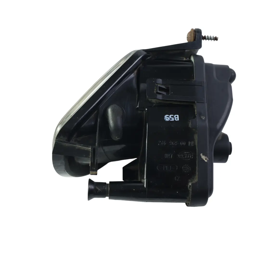 Halogen Nebelscheinwerfer Vorne Rechts für Audi A3 8P Q7 4L mit Teilenummer 8P0941700A Audi A3 8P Q7 4L Halogen Nebelscheinwerfer Vorne Rechts - SKU 8P0941700A - Teilenummer 8P0941700A
