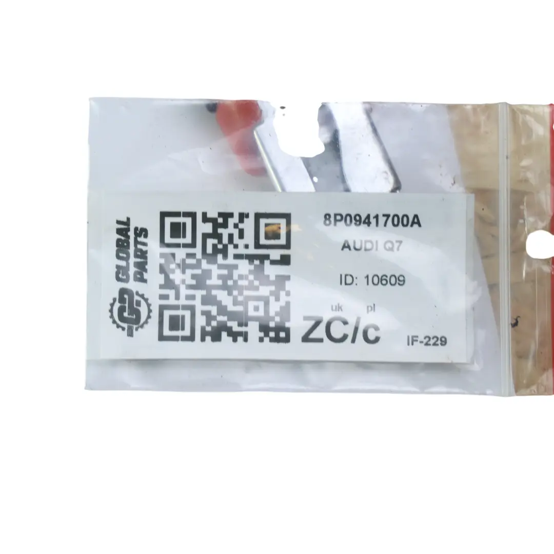 Halogen Nebelscheinwerfer Vorne Rechts für Audi A3 8P Q7 4L mit Teilenummer 8P0941700A Audi A3 8P Q7 4L Halogen Nebelscheinwerfer Vorne Rechts - SKU 8P0941700A - Teilenummer 8P0941700A