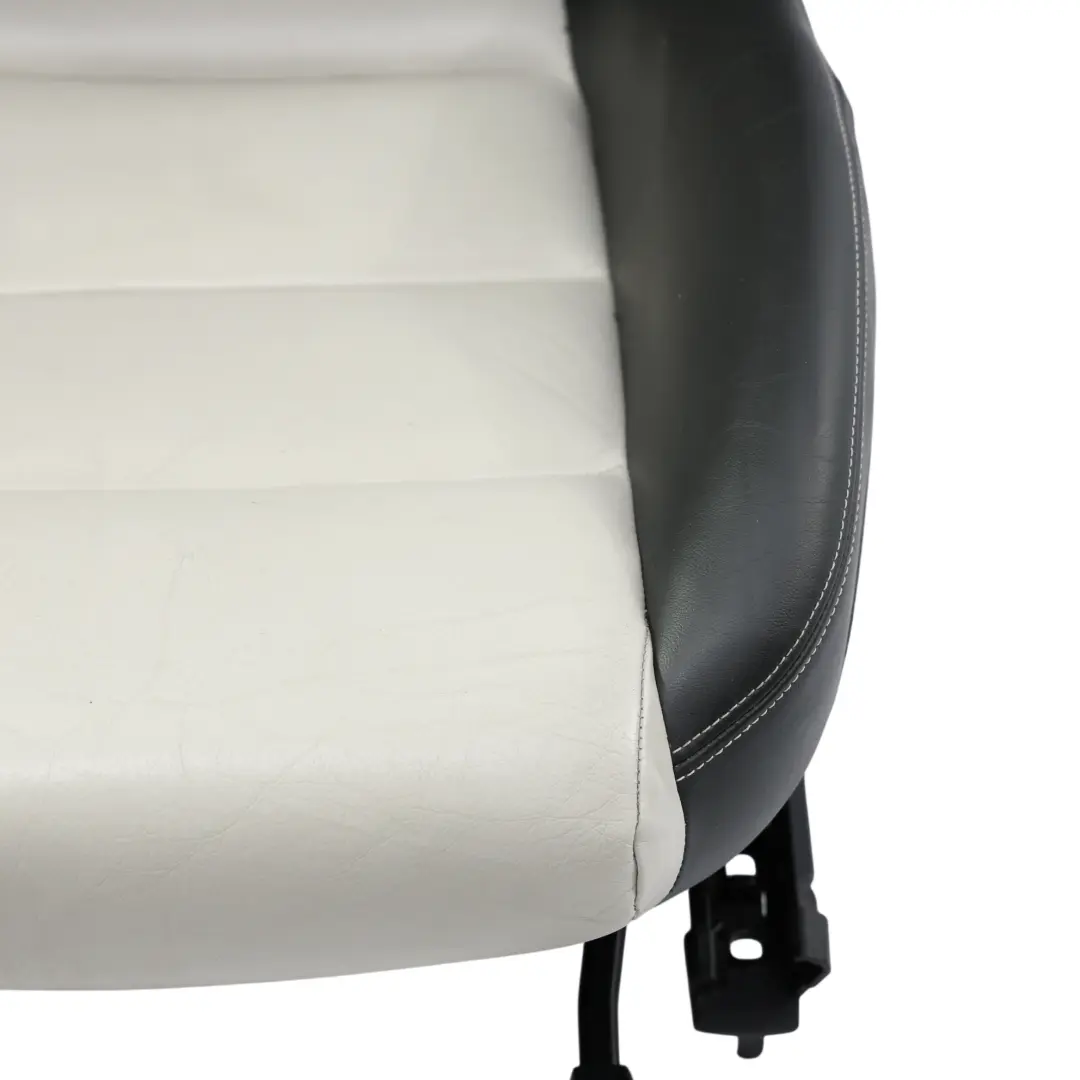 Siège Avant Électrique Chauffant Droit Cuir Noir S-Line pour Audi A3 8P Cabriolet à propos du numéro de pièce 8P7881806G Audi A3 8P Cabriolet Siège Avant Électrique Chauffant Droit Cuir Noir S-Line - SKU 8P7881806G-2 - Numéro de pièce 8P7881806G