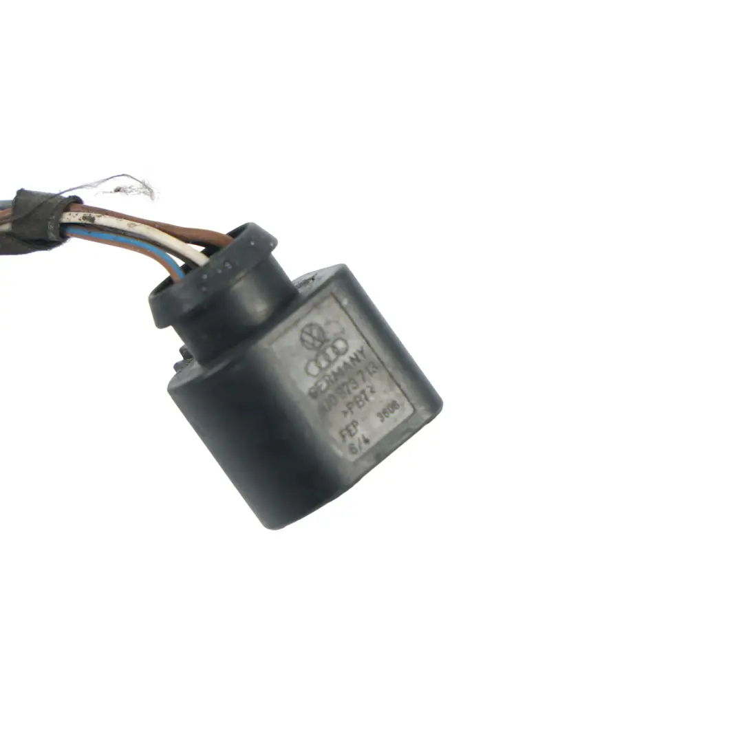 Audi A3 8P Cabrio Feu Arrière Douille Câblage Droit - SKU 8P7945096-2 - Numéro de pièce 8P7945096