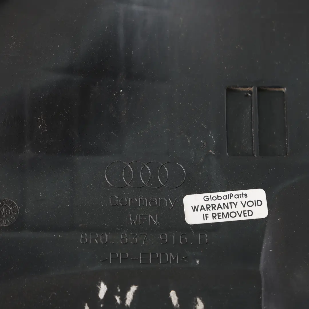 Listwa Osłony Zamka Przednich Prawych Drzwi Prawa do Audi Q5 8R o numerze 8R0837916B Audi Q5 8R Listwa Osłony Zamka Przednich Prawych Drzwi Prawa - SKU 8R0837916B - Numer Części 8R0837916B
