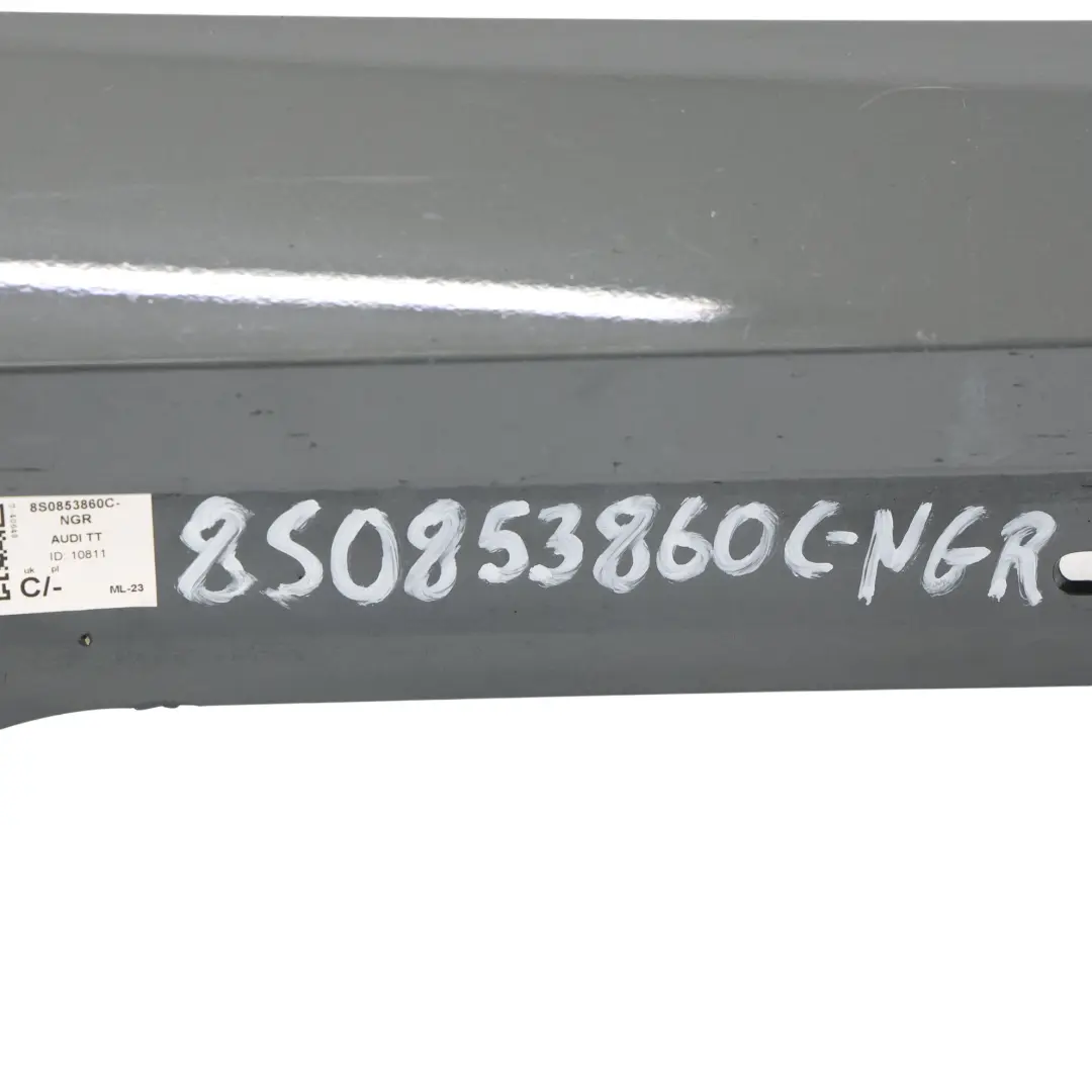 Audi TT FV Moldura Umbral Puerta Derecha Gris Nano Metálico X7M - SKU 8S0853860C-NGR - Número de pieza 8S0853860C