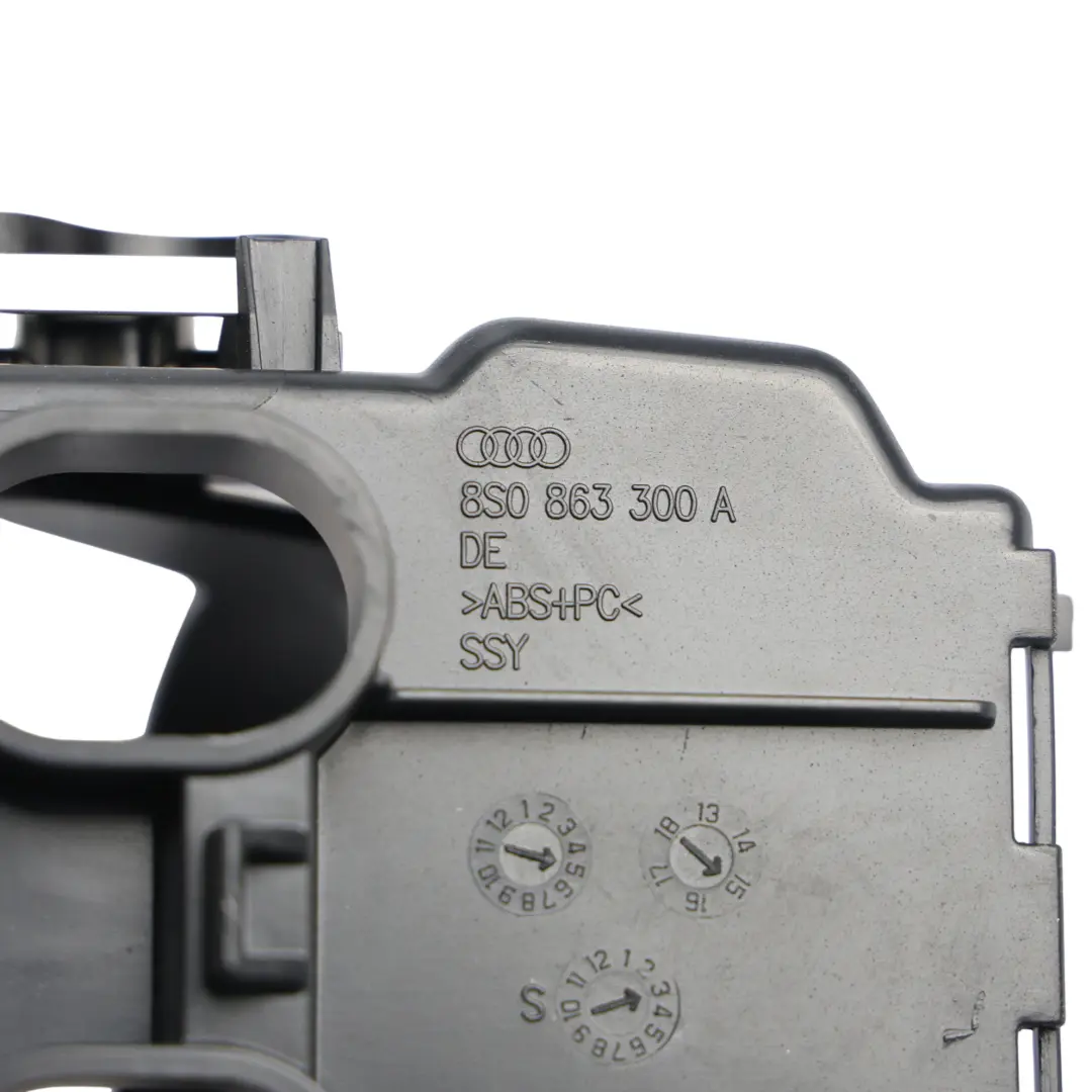 Audi TT FV 8S Schowek Tunelu Konsoli Środkowej - SKU 8S0863300A - Numer Części 8S0863300A