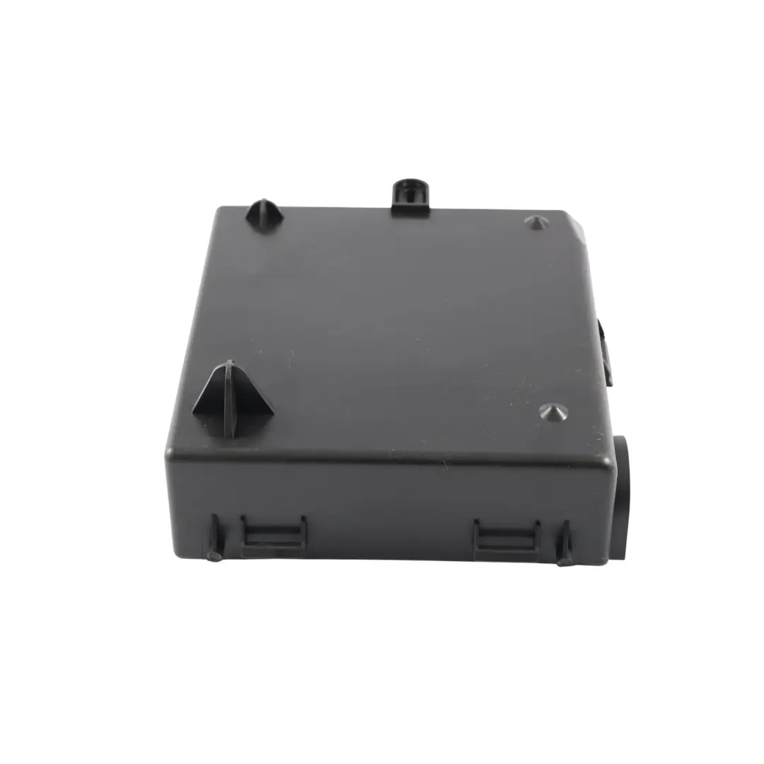 Copertura Alloggiamento Centralina Bluetooth per Audi A4 B8 A5 S5 8T con numero di parte 8T0035619 Audi A4 B8 A5 S5 8T Copertura Alloggiamento Centralina Bluetooth - SKU 8T0035619 - Numero di parte 8T0035619
