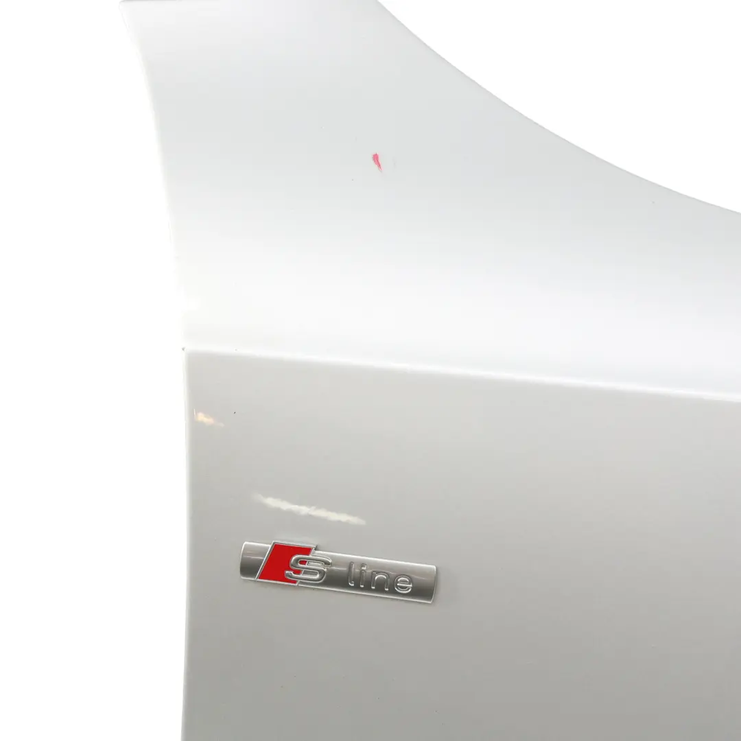 Błotnik Przedni Prawy Srebrny Lodowy X7W do Audi A5 8T o numerze 8T0821106H Audi A5 8T Błotnik Przedni Prawy Srebrny Lodowy X7W - SKU 8T0821106H-ICS1 - Numer Części 8T0821106H