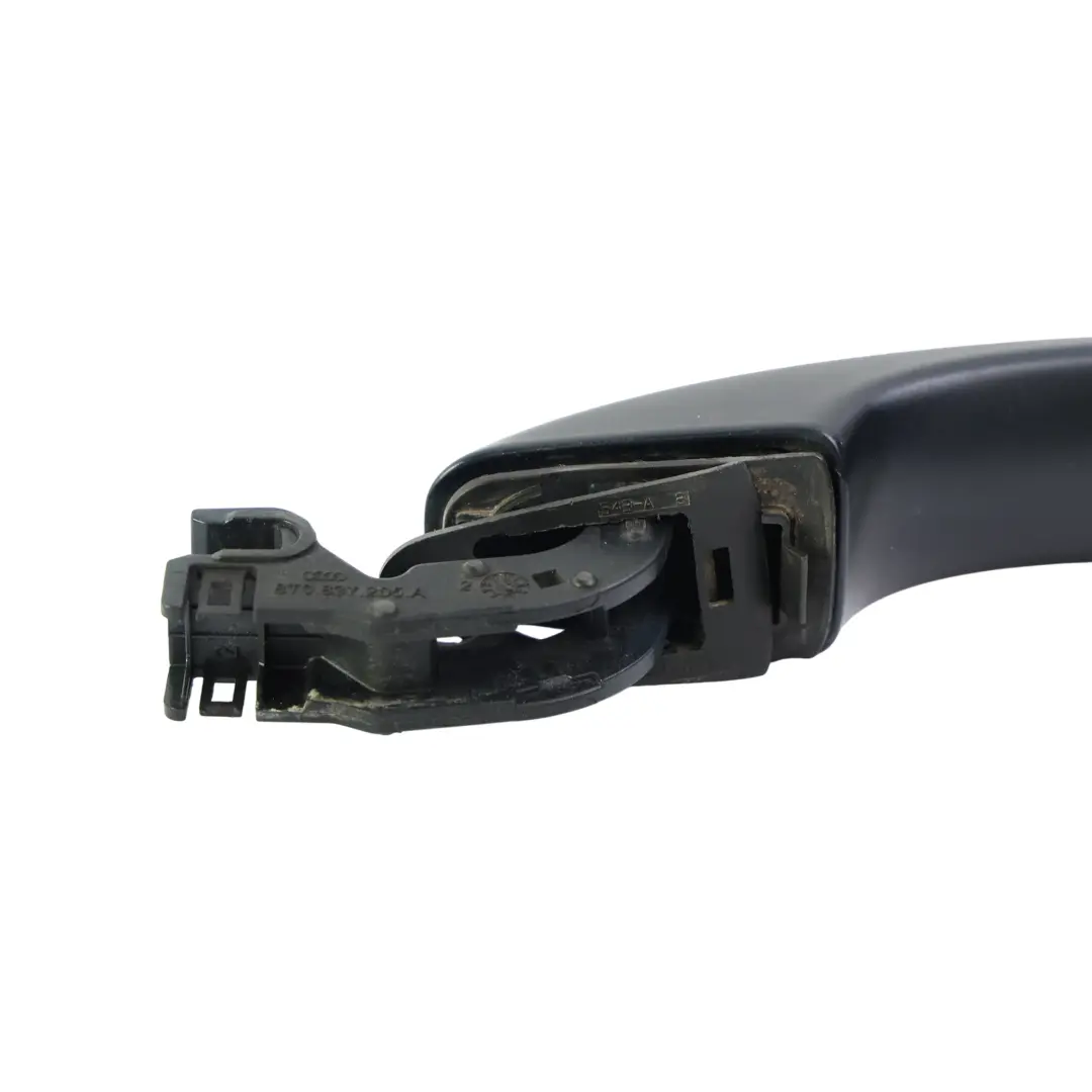 Maniglia Esterna Portiera Sinistra Blu Oceano Perla per Audi A4 B8 con numero di parte 8T0837205A Audi A4 B8 Maniglia Esterna Portiera Sinistra Blu Oceano Perla - SKU 8T0837205A-OBL - Numero di parte 8T0837205A