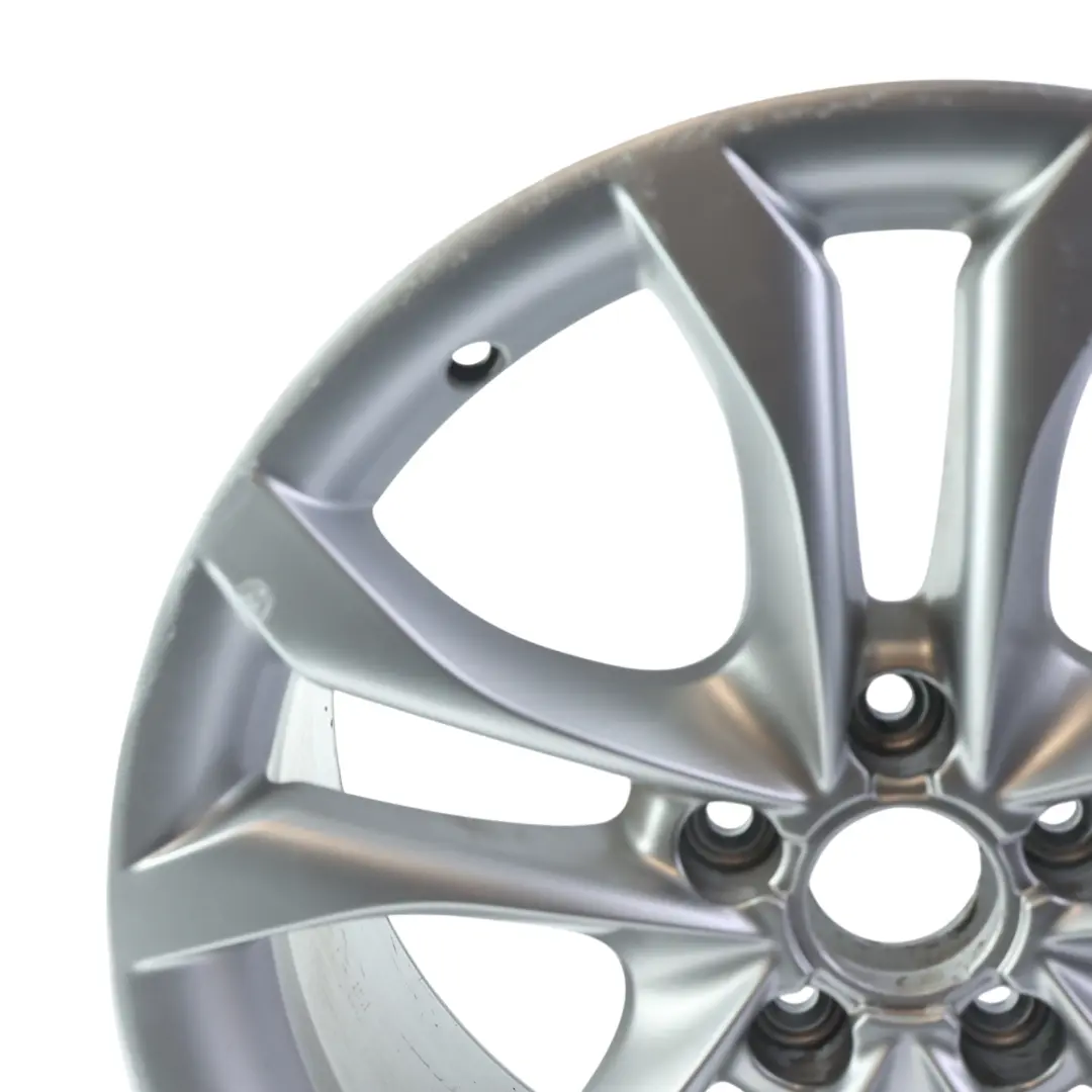 Silberne Leicht Metall Felge 17" 7J ET:43 für Audi Q3 8U mit Teilenummer 8U0601025S Audi Q3 8U Silberne Leicht Metall Felge 17" 7J ET:43 - SKU 8U0601025S-1 - Teilenummer 8U0601025S