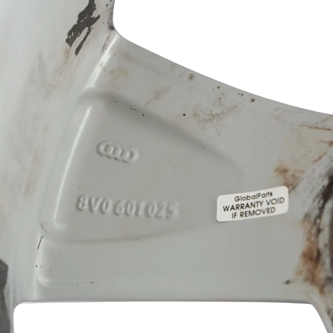 Cerchio In Lega 17" ET:51 7,5J Argento per Audi A3 8V con numero di parte 8V0601025 Audi A3 8V Cerchio In Lega 17" ET:51 7,5J Argento - SKU 8V0601025-4 - Numero di parte 8V0601025