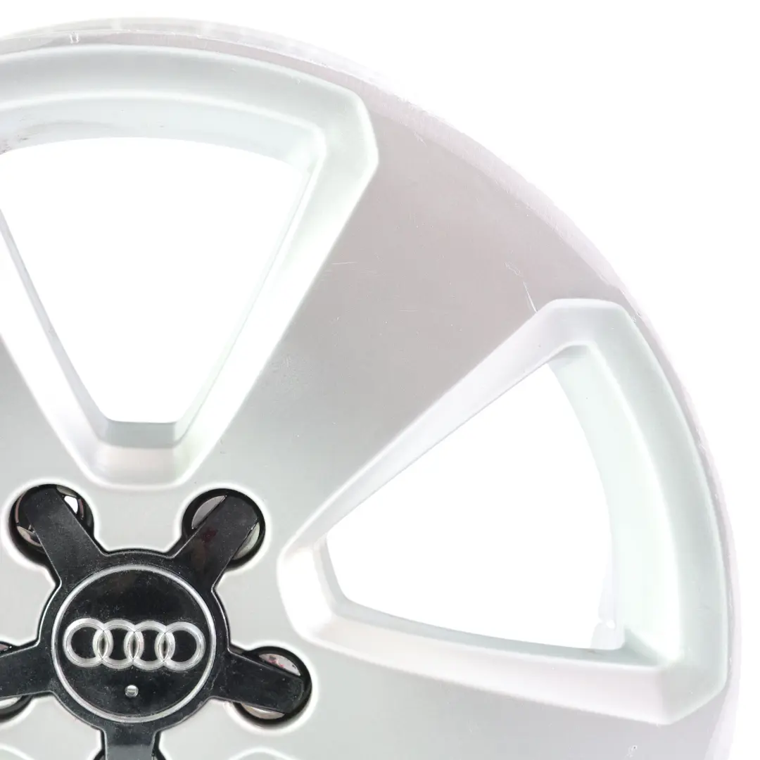 Cerchio In Lega 17" ET:51 7,5J Argento per Audi A3 8V con numero di parte 8V0601025 Audi A3 8V Cerchio In Lega 17" ET:51 7,5J Argento - SKU 8V0601025-4 - Numero di parte 8V0601025