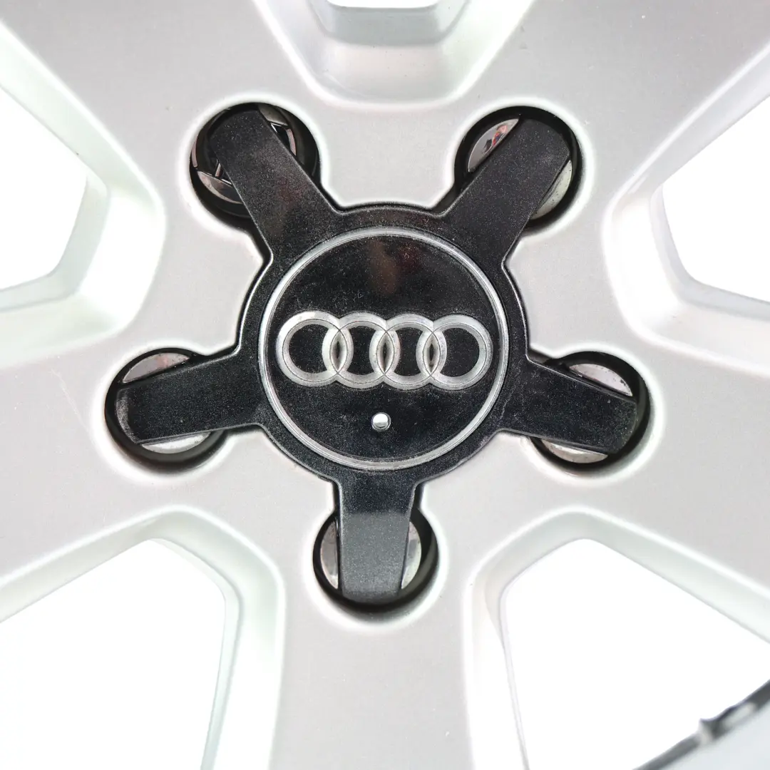 Cerchio In Lega 17" ET:51 7,5J Argento per Audi A3 8V con numero di parte 8V0601025 Audi A3 8V Cerchio In Lega 17" ET:51 7,5J Argento - SKU 8V0601025-4 - Numero di parte 8V0601025