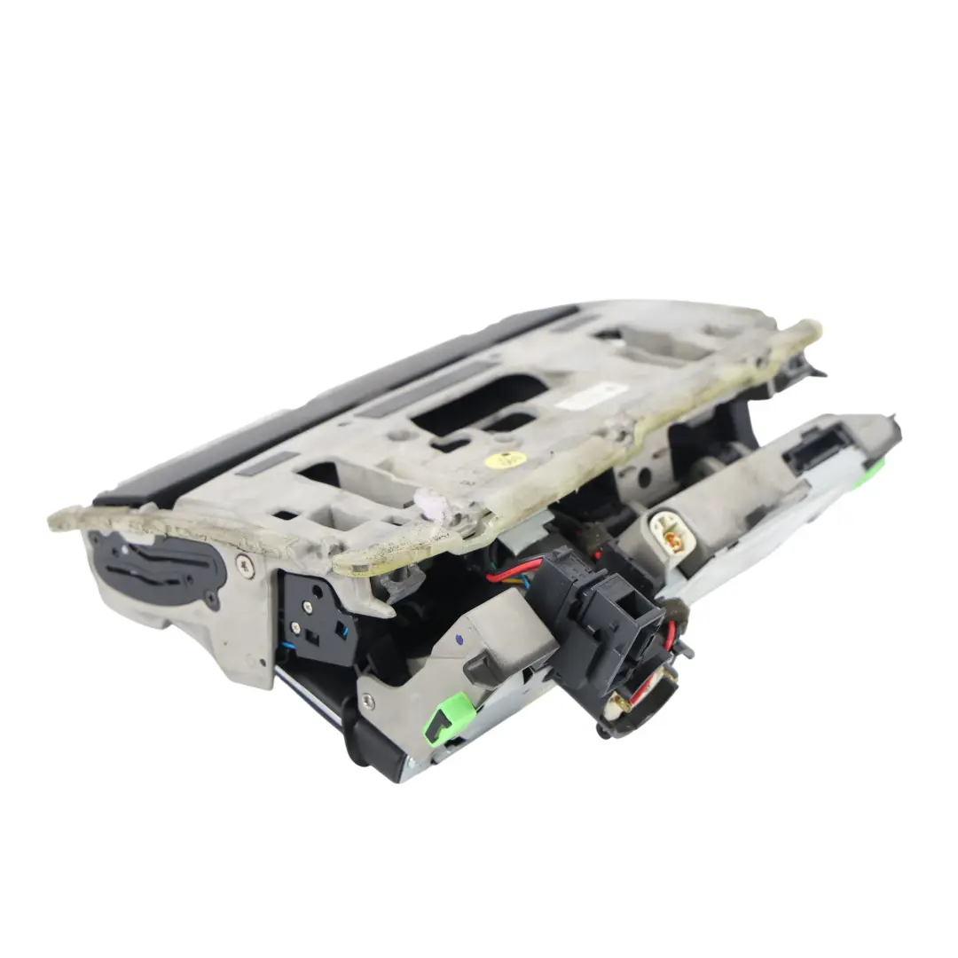 Schermo Display Radio Navigazione Multimedia 8V0857273M per Audi A3 S3 8V con numero di parte 8V0857974E Audi A3 S3 8V Schermo Display Radio Navigazione Multimedia 8V0857273M - SKU 8V0857974E-1 - Numero di parte 8V0857974E