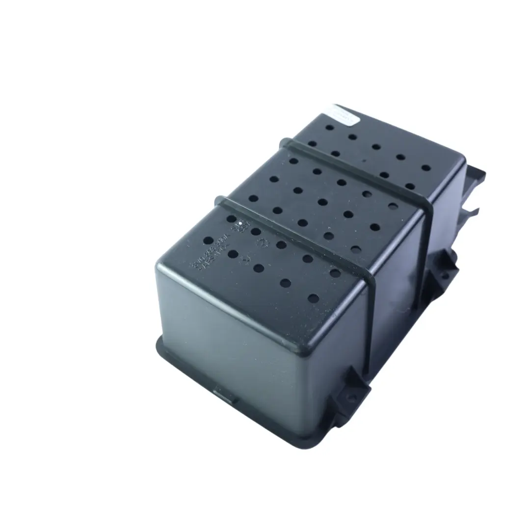 Gumowy Wkład Schowka Konsoli Środkowej do Audi A3 8V o numerze 8V0863300A Audi A3 8V Gumowy Wkład Schowka Konsoli Środkowej - SKU 8V0863300A-1 - Numer Części 8V0863300A