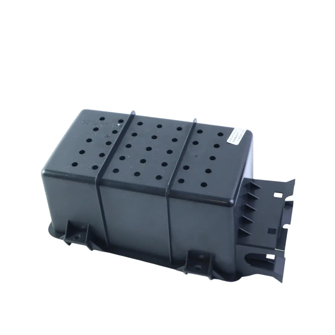 Gumowy Wkład Schowka Konsoli Środkowej do Audi A3 8V o numerze 8V0863300A Audi A3 8V Gumowy Wkład Schowka Konsoli Środkowej - SKU 8V0863300A-1 - Numer Części 8V0863300A