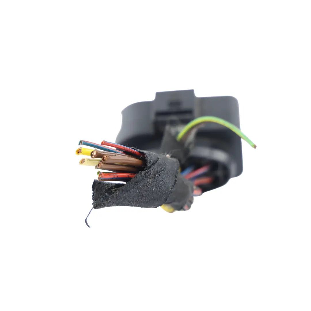 Enchufe Faro Luz Delantero Derecho para Audi A3 8V con número de pieza 8V0941004A Audi A3 8V Enchufe Faro Luz Delantero Derecho - SKU 8V0941004A-2 - Número de pieza 8V0941004A