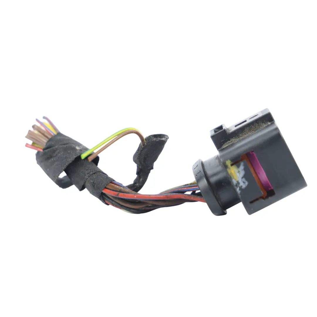 Enchufe Faro Luz Delantero Derecho para Audi A3 8V con número de pieza 8V0941004A Audi A3 8V Enchufe Faro Luz Delantero Derecho - SKU 8V0941004A-2 - Número de pieza 8V0941004A