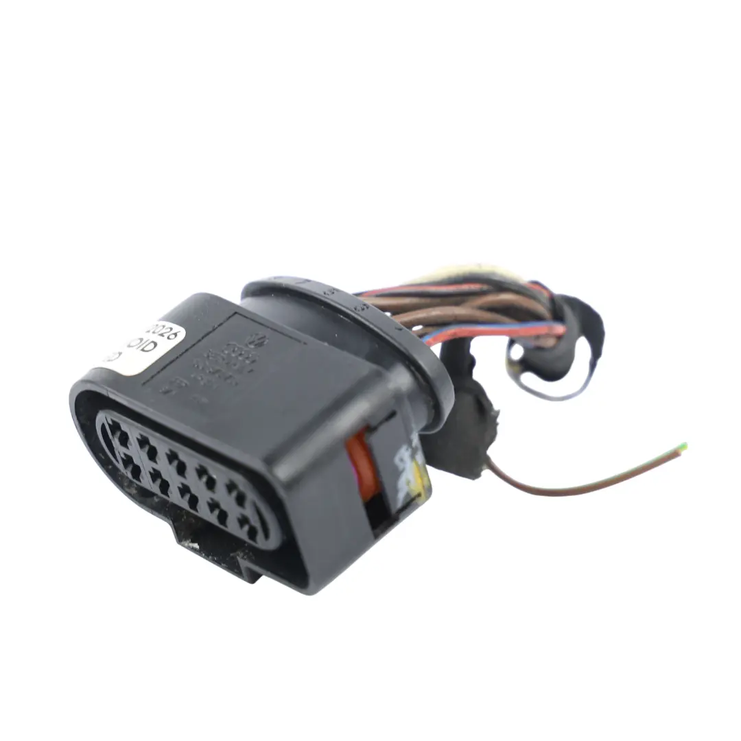 Enchufe Faro Luz Delantero Derecho para Audi A3 8V con número de pieza 8V0941004A Audi A3 8V Enchufe Faro Luz Delantero Derecho - SKU 8V0941004A-2 - Número de pieza 8V0941004A