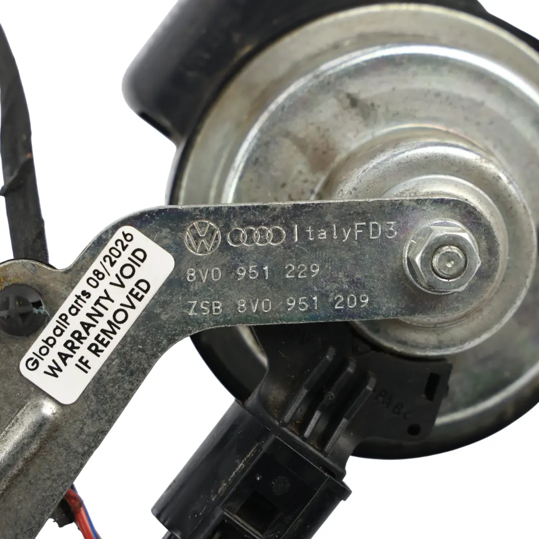 Clacson Allarme Tono Alto Basso Sinistro per Audi A3 S3 8V con numero di parte 8V0951209 Audi A3 S3 8V Clacson Allarme Tono Alto Basso Sinistro - SKU 8V0951209 - Numero di parte 8V0951209
