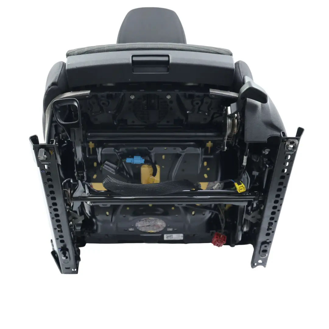 3Dr Fotel Przedni Comfort Lewy Czarny Materiałowy do Audi A3 8V o numerze 8V3881805D Audi A3 8V 3Dr Fotel Przedni Comfort Lewy Czarny Materiałowy - SKU 8V3881805D-1 - Numer Części 8V3881805D