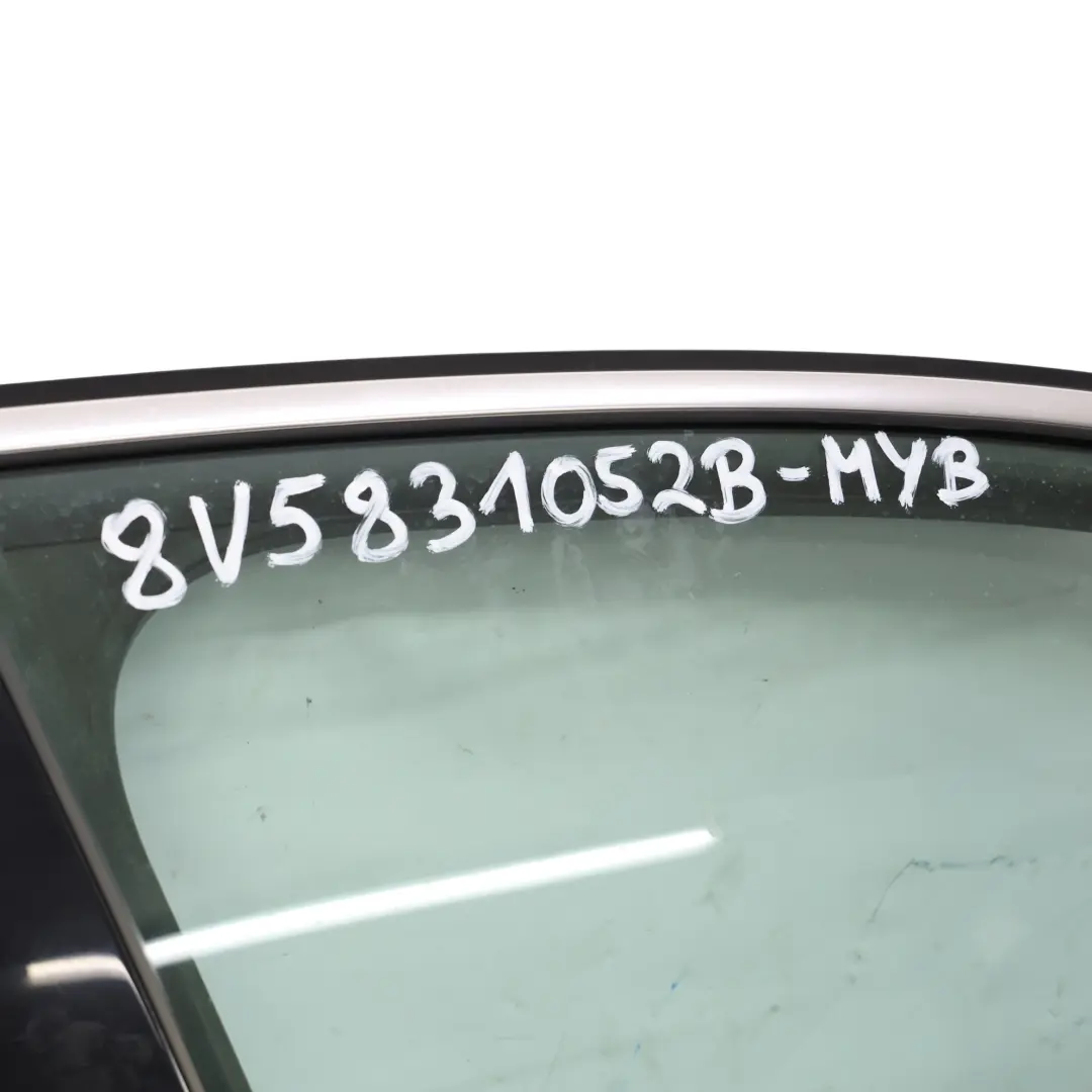 Berline Panneau Revêtement Porte Avant Droite Noir Mythique Y9T pour Audi A3 8V à propos du numéro de pièce 8V5831052B Audi A3 8V Berline Panneau Revêtement Porte Avant Droite Noir Mythique Y9T - SKU 8V5831052B-MYB - Numéro de pièce 8V5831052B