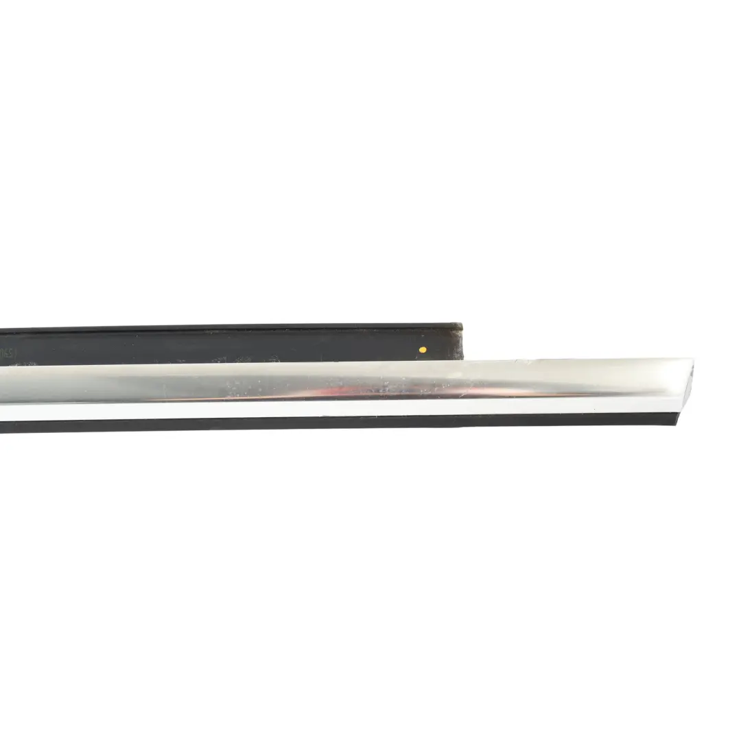 Modanatura Pannello Cromato Posteriore Sinistro per Audi A3 8V 5 Porte con numero di parte 8V5853763C Audi A3 8V 5 Porte Modanatura Pannello Cromato Posteriore Sinistro - SKU 8V5853763C - Numero di parte 8V5853763C