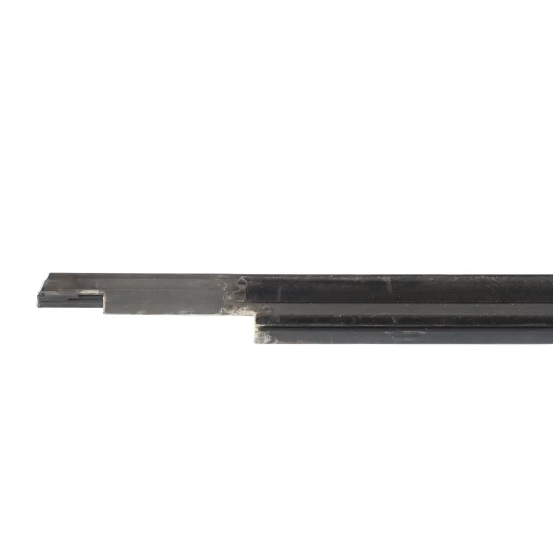 Modanatura Pannello Cromato Posteriore Sinistro per Audi A3 8V 5 Porte con numero di parte 8V5853763C Audi A3 8V 5 Porte Modanatura Pannello Cromato Posteriore Sinistro - SKU 8V5853763C - Numero di parte 8V5853763C