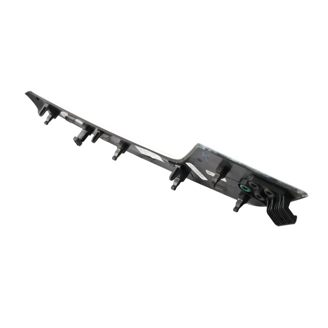 Listwa Wykończeniowa Karty Drzwi Przód Lewa do Audi A4 B9 A5 S5 F5 o numerze 8W0867409P Audi A4 B9 A5 S5 F5 Listwa Wykończeniowa Karty Drzwi Przód Lewa - SKU 8W0867409P - Numer Części 8W0867409P