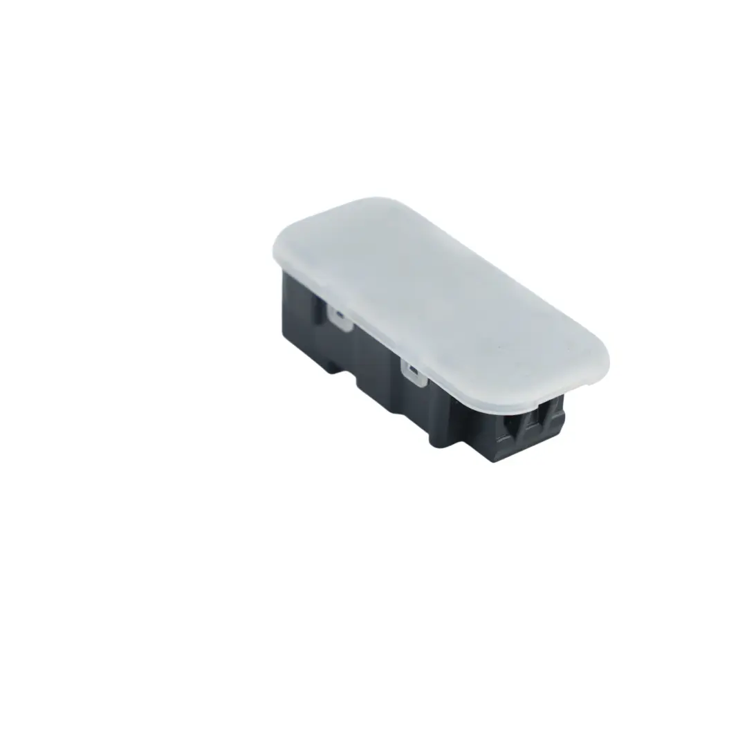 Lampka Oświetlenia Wnęki Nogi Przód Prawy do Audi A4 B9 S5 F5 o numerze 8W0947415B Audi A4 B9 S5 F5 Lampka Oświetlenia Wnęki Nogi Przód Prawy - SKU 8W0947415B - Numer Części 8W0947415B