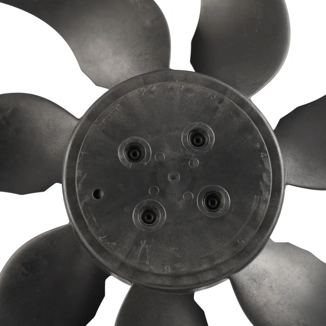 Radiatore Ventilatore Motore Di Raffreddamento Lame 400W per Audi A4 B9 con numero di parte 8W0959455J Audi A4 B9 Radiatore Ventilatore Motore Di Raffreddamento Lame 400W - SKU 8W0959455J - Numero di parte 8W0959455J