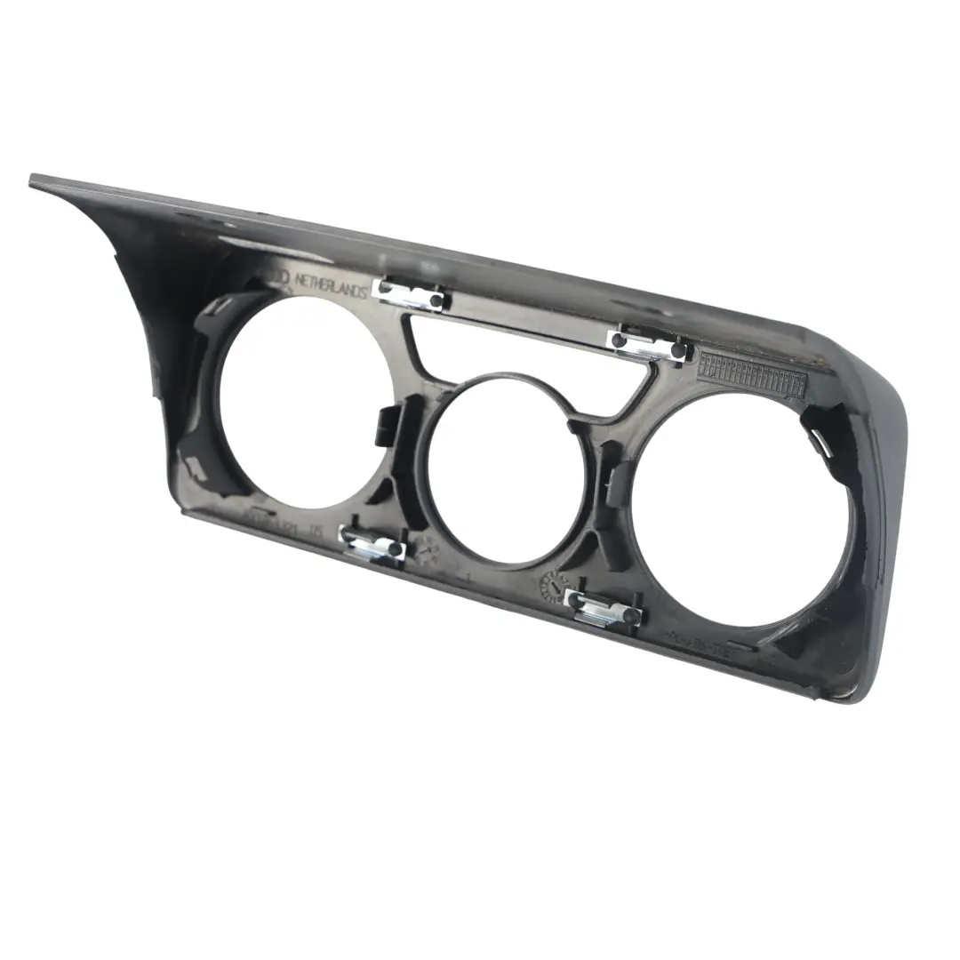 Cornice Console Centrale Presa Aria Riscaldamento per Audi A1 8X con numero di parte 8X1863321 Audi A1 8X Cornice Console Centrale Presa Aria Riscaldamento - SKU 8X1863321 - Numero di parte 8X1863321