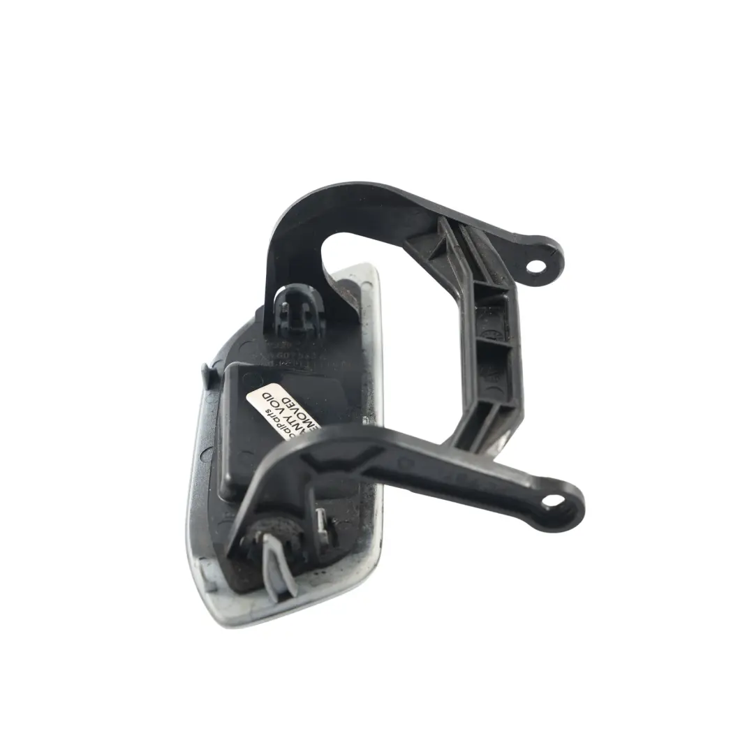 Copri Ugello Lavafari Ant. Sinistro Bianco Ghiaccio Perla S9R per Audi A1 8X con numero di parte 8XA807563A Audi A1 8X Copri Ugello Lavafari Ant. Sinistro Bianco Ghiaccio Perla S9R - SKU 8XA807563A-MGW - Numero di parte 8XA807563A