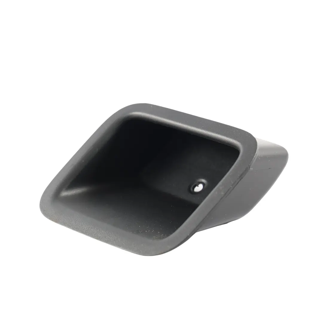 Garniture Poignée Hayon pour Citroën C4 Grand Picasso à propos du numéro de pièce 900382100 Citroën C4 Grand Picasso Garniture Poignée Hayon - SKU 900382100 - Numéro de pièce 900382100