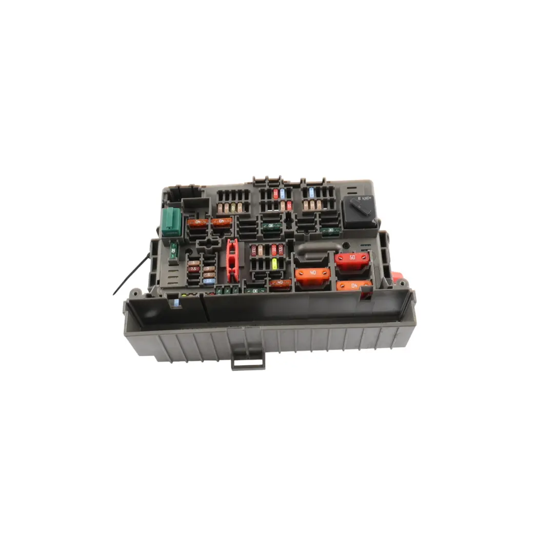 Front Power Distribution Fuse Box to BMW E81 E87 E90 E91 with Part number 9119445 BMW E81 E87 E90 E91 Front Power Distribution Fuse Box - SKU 9119445-1 - Part number 9119445