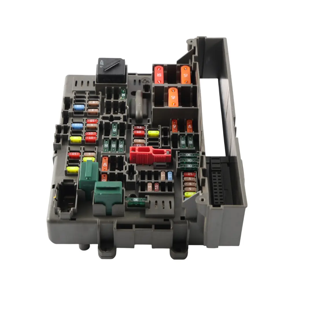 Caja Fusibles Distribución Energía Delantera para BMW E81 E87 E90 E91 con número de pieza 9119445 BMW E81 E87 E90 E91 Caja Fusibles Distribución Energía Delantera - SKU 9119445-2 - Número de pieza 9119445