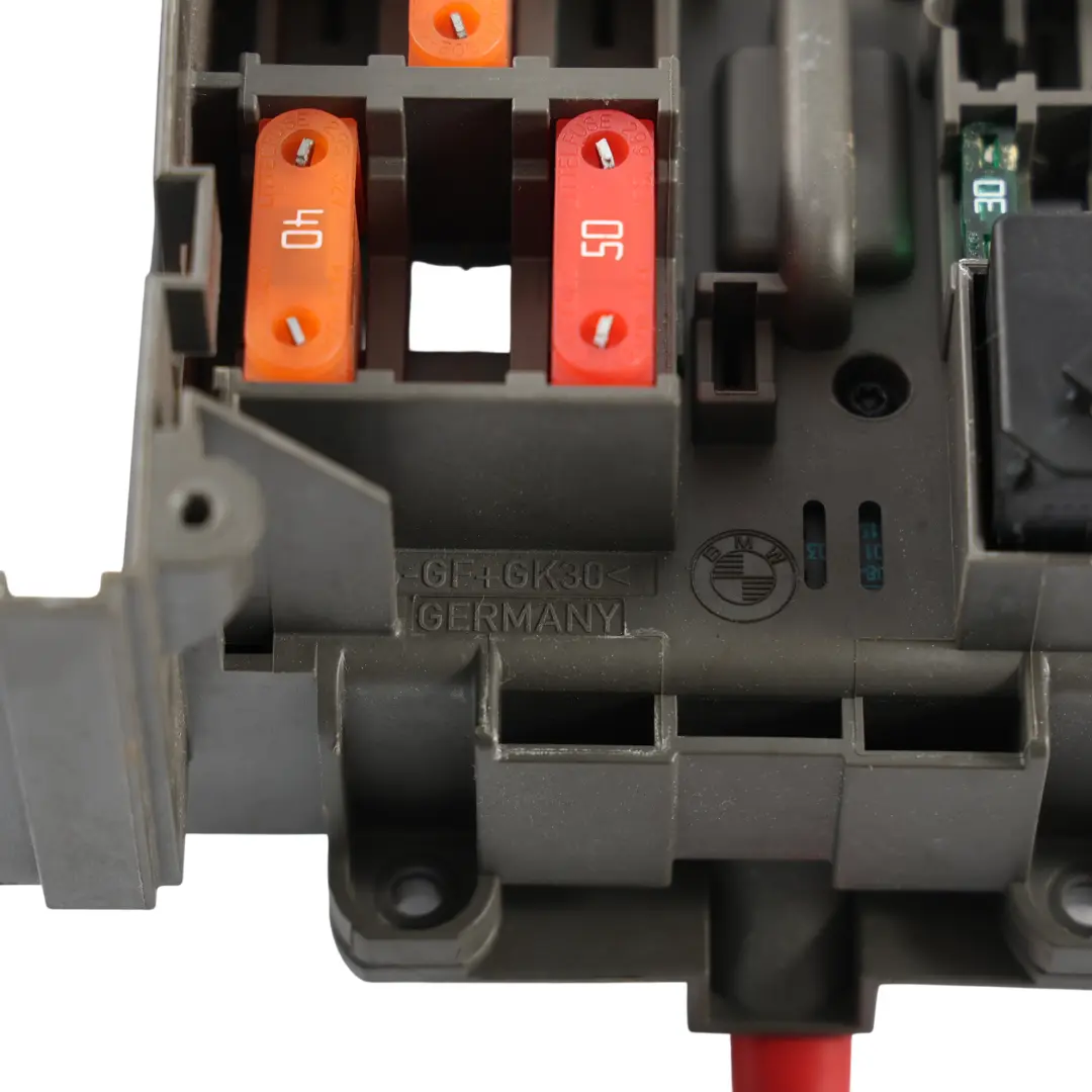Caja Fusibles Distribución Energía Delantera para BMW E81 E87 E90 E91 con número de pieza 9119445 BMW E81 E87 E90 E91 Caja Fusibles Distribución Energía Delantera - SKU 9119445-2 - Número de pieza 9119445