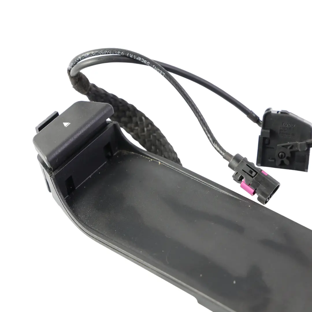 Telefon Adapter Platte Einsatz Blende für BMW F07 F10 F11 mit Teilenummer 9215827 BMW F07 F10 F11 Telefon Adapter Platte Einsatz Blende - SKU 9215827-1 - Teilenummer 9215827