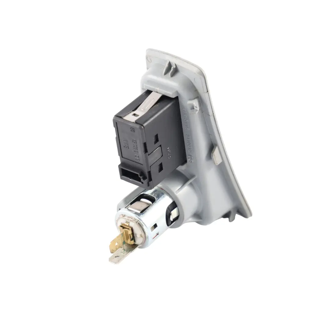 Audio Aux In Buchse Stecker Anzünder 9110412 für BMW E81 E82 E87 mit Teilenummer 9237655 BMW E81 E82 E87 Audio Aux In Buchse Stecker Anzünder 9110412 - SKU 9237655-3 - Teilenummer 9237655