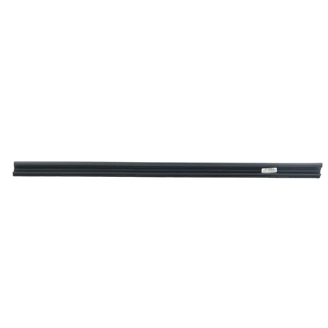 Citroen C4 Grand Picasso Uszczelka Szyby Drzwi Tylnych Prawa do o numerze 9310J1 Citroen C4 Grand Picasso Uszczelka Szyby Drzwi Tylnych Prawa - SKU 9310J1 - Numer Części 9310J1