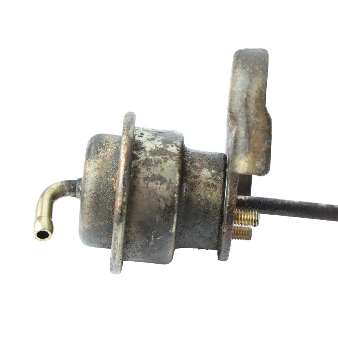 Wastegate Actuator Cyl. 1-4 4.5 V8 48.50 to Porsche Cayenne 9PA Turbo with Part number 94812301556 Porsche Cayenne 9PA Turbo Wastegate Actuator Cyl. 1-4 4.5 V8 48.50 - SKU 94812301556-3 - Part number 94812301556