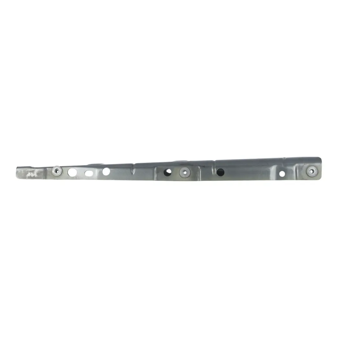 Staffa Guida Parafango Anteriore Destro Grigio Meteor M7W per Porsche Cayenne 92A con numero di parte 95850352000 Porsche Cayenne 92A Staffa Guida Parafango Anteriore Destro Grigio Meteor M7W - SKU 95850352000-MET - Numero di parte 95850352000
