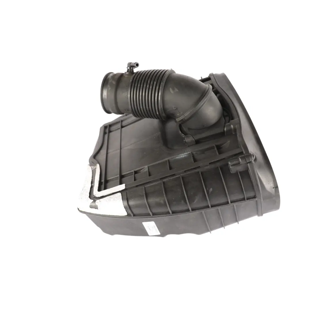 Intake Filter Box Housing CNCC 2.0 TFSI Petrol to Porsche Macan 95B Air with Part number 95B129601F Porsche Macan 95B Air Intake Filter Box Housing CNCC 2.0 TFSI Petrol - SKU 95B129601F - Part number 95B129601F