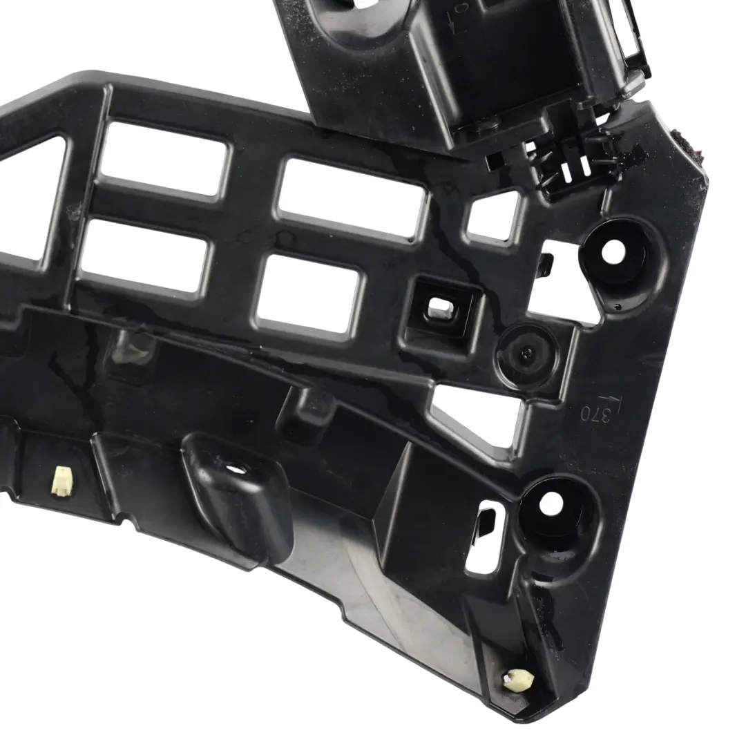 Bumper Bracket Right O/S to Porsche Macan 95B Rear with Part number 95B807484 Porsche Macan 95B Rear Bumper Bracket Right O/S - SKU 95B807484 - Part number 95B807484
