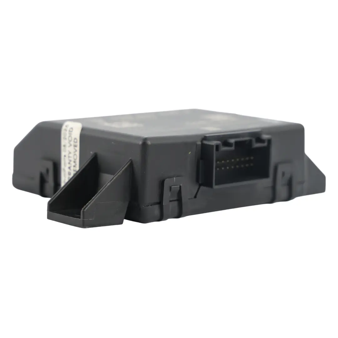 Gateway Control Unit Module ECU to Porsche Macan 95B with Part number 95B907530F Porsche Macan 95B Gateway Control Unit Module ECU - SKU 95B907530F - Part number 95B907530F