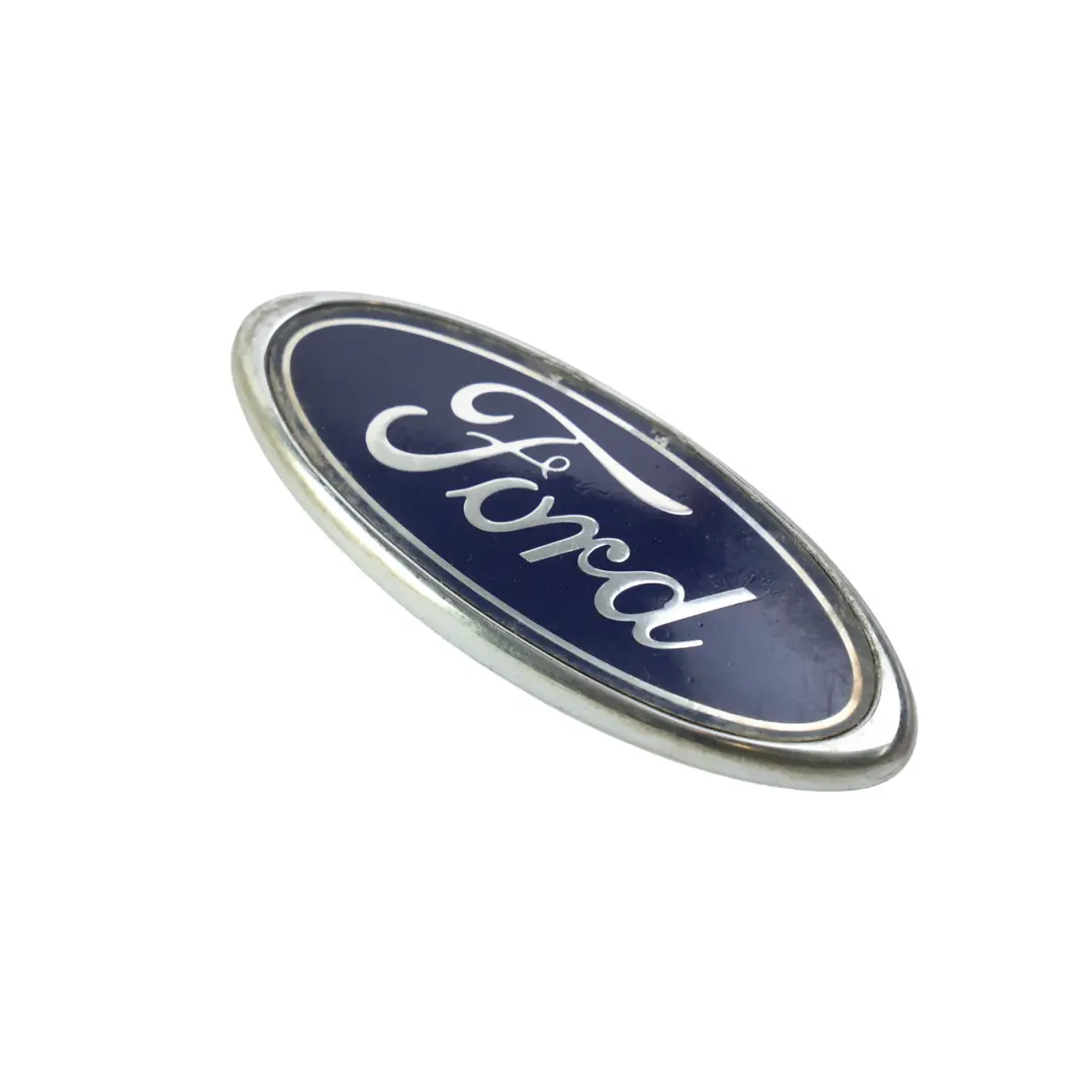 Ford Fiesta Mk7 Emblema Logo Portellone Posteriore - SKU 95FB-V425A52-AA - Numero di parte 95FB-V425A52-AA