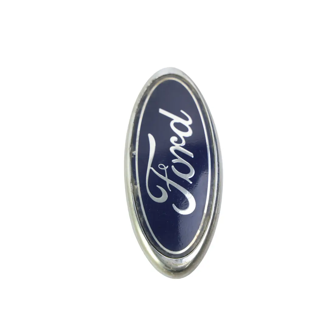 Emblema Logo Portellone Posteriore per Ford Fiesta Mk7 con numero di parte 95FB-V425A52-AA Ford Fiesta Mk7 Emblema Logo Portellone Posteriore - SKU 95FB-V425A52-AA - Numero di parte 95FB-V425A52-AA