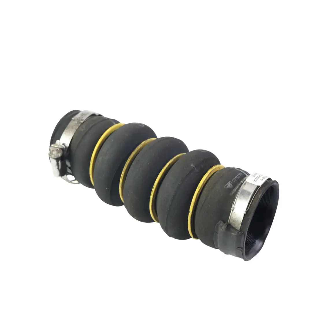 Hose Pipe 1.6 HDi to Citroën C4 Picasso Peugeot 3008 Intercooler Turbo with Part number 9686000180 Citroën C4 Picasso Peugeot 3008 Intercooler Turbo Hose Pipe 1.6 HDi - SKU 9686000180 - Part number 9686000180