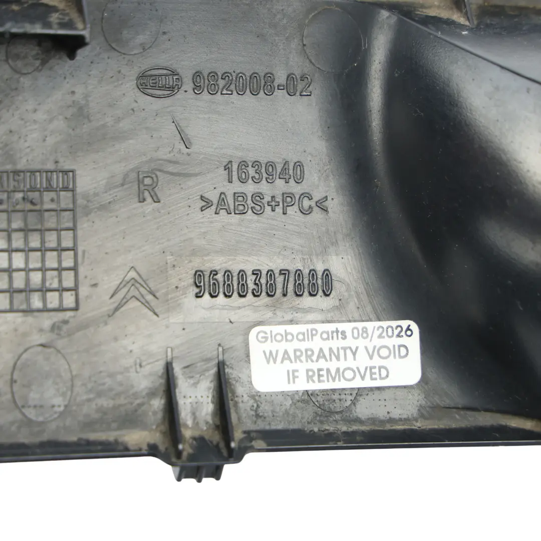 Citroen C4 Grand Picasso Lampa Przeciwmgielna Tylna Prawa do o numerze 9688387880 Citroen C4 Grand Picasso Lampa Przeciwmgielna Tylna Prawa - SKU 9688387880 - Numer Części 9688387880