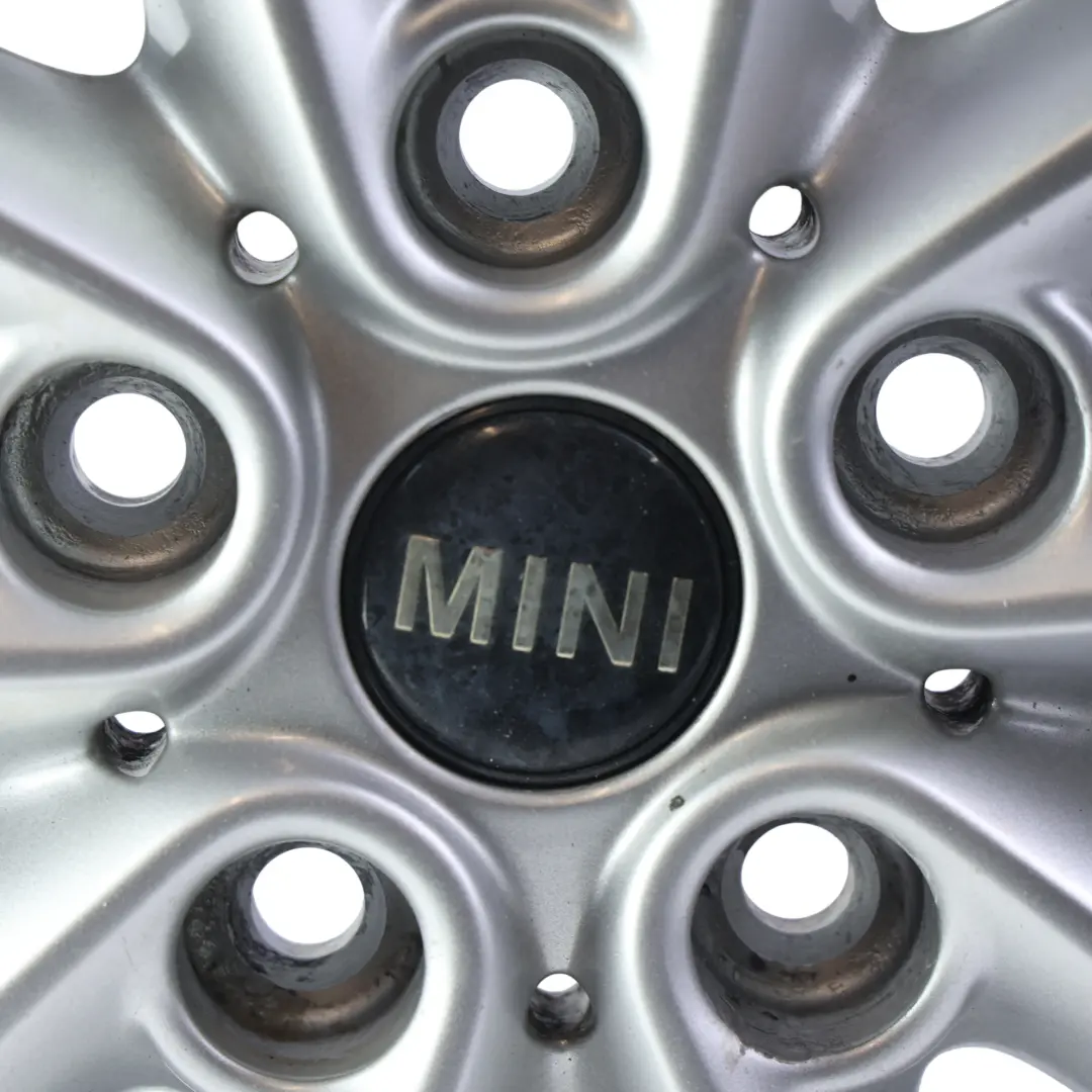 Silber Alufelge Alu Felge 17" 7J ET:50 5-Star Triangle Spoke 141 für Mini R60 R61 mit Teilenummer 9811730 Mini R60 R61 Silber Alufelge Alu Felge 17" 7J ET:50 5-Star Triangle Spoke 141 - SKU 9811730-1 - Teilenummer 9811730