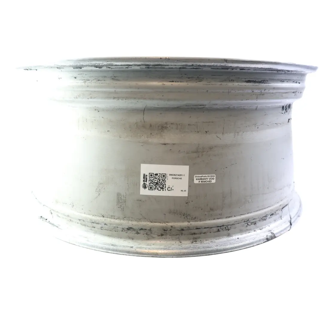 Felga Aluminiowa Srebrna 18" 11J ET:63 do Porsche 911 996 o numerze 99636214251 Porsche 911 996 Felga Aluminiowa Srebrna 18" 11J ET:63 - SKU 99636214251-1 - Numer Części 99636214251